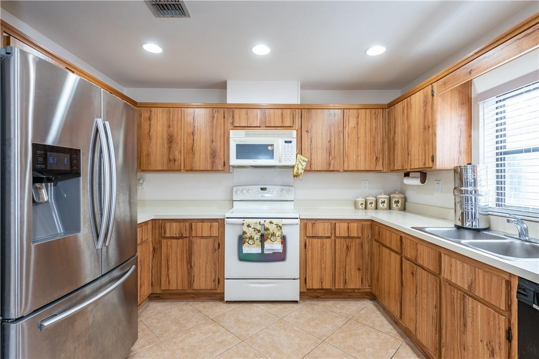 7771 Cloverfield Circle Boca Raton, FL 33433 - Photo 8 of 32 Photo 8