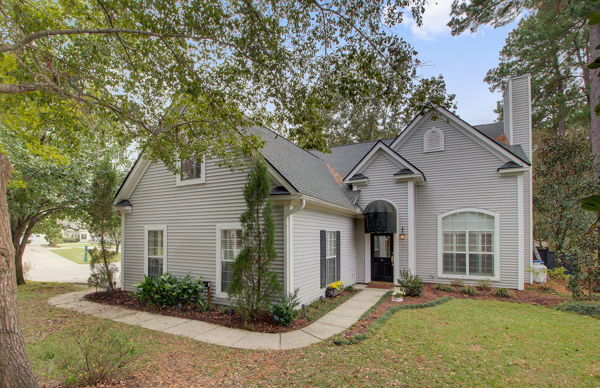 576 Pointe Of Oaks Road Summerville, SC 29485 - Photo 1 of 40 3