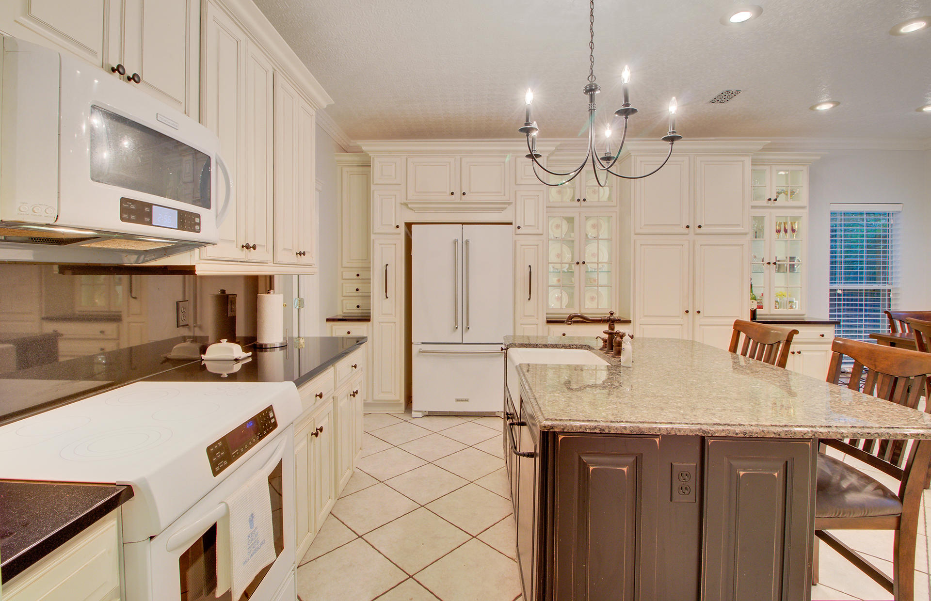 576 Pointe Of Oaks Road Summerville, SC 29485 - Photo 13 of 40 15