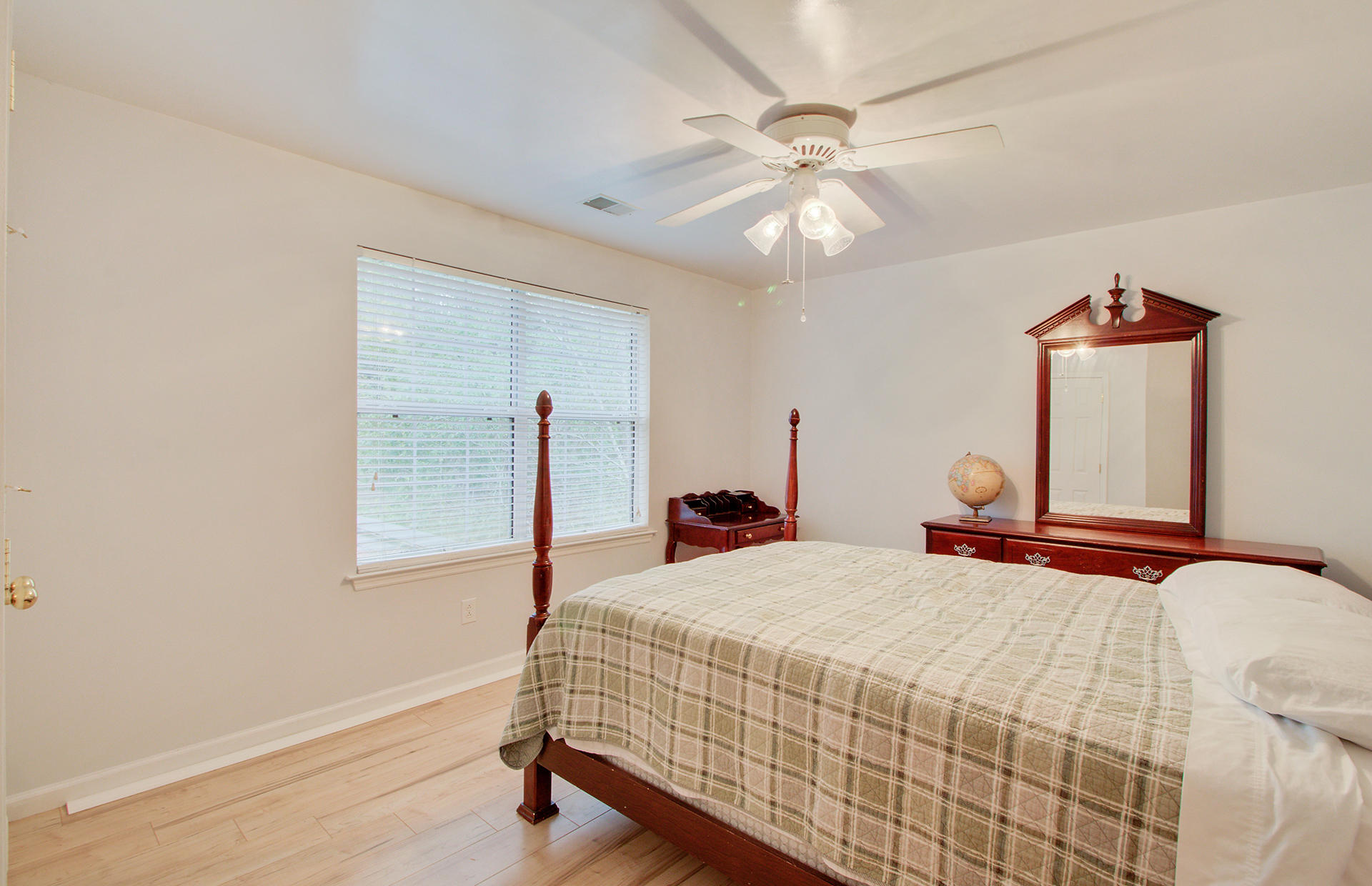576 Pointe Of Oaks Road Summerville, SC 29485 - Photo 22 of 40 24