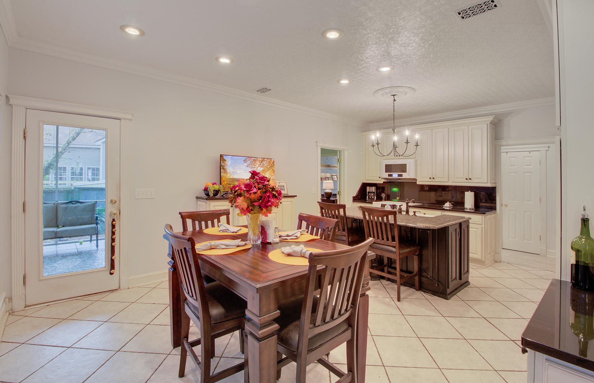 576 Pointe Of Oaks Road Summerville, SC 29485 - Photo 10 of 40 12
