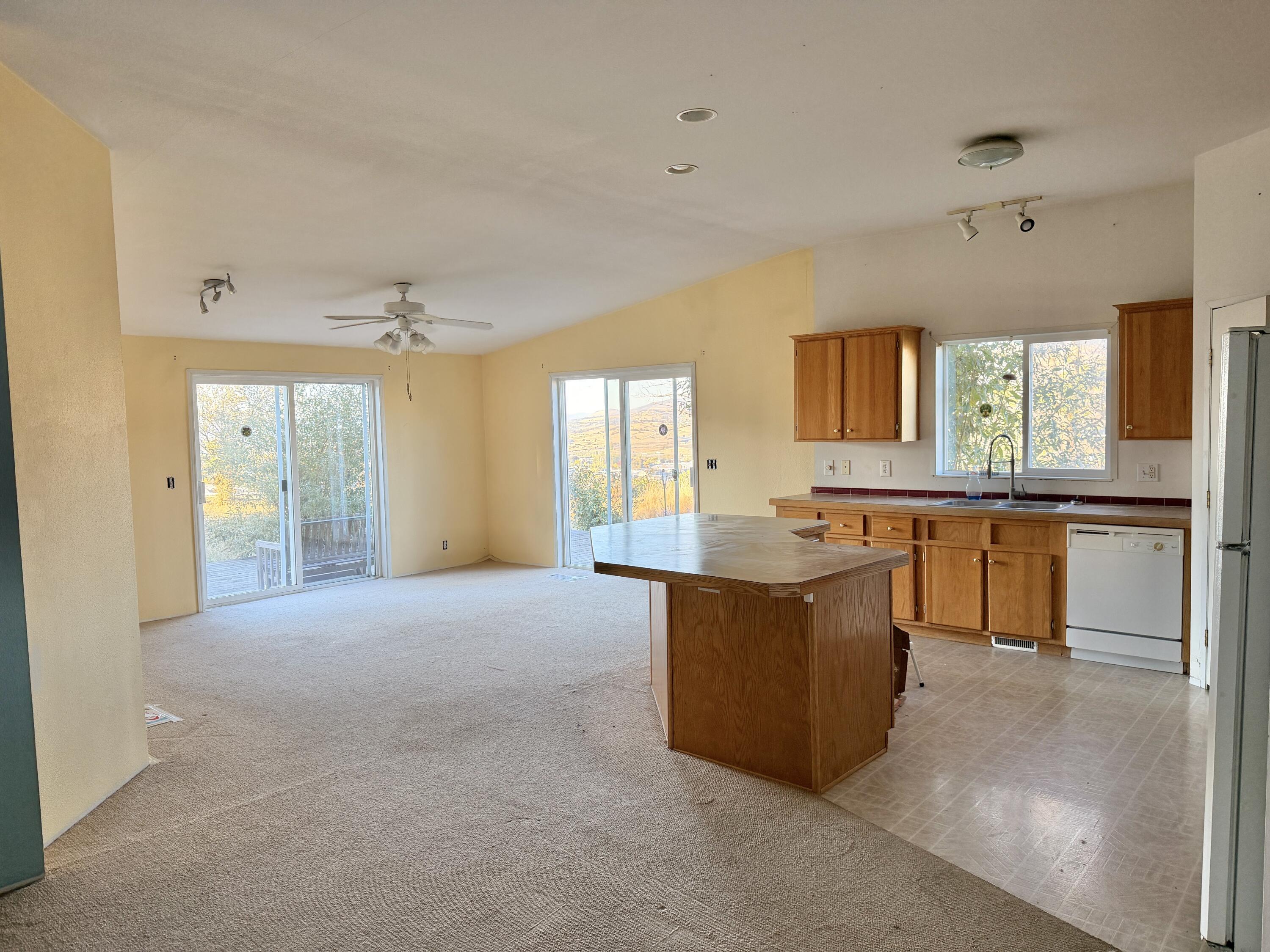 202 Pleasant View Talent, OR 97540 - Photo 54 of 65 Inside 208