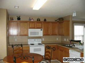 1035 Hipp Road Charlotte, NC 28216 - Photo 4 of 8 Gallery Image 4