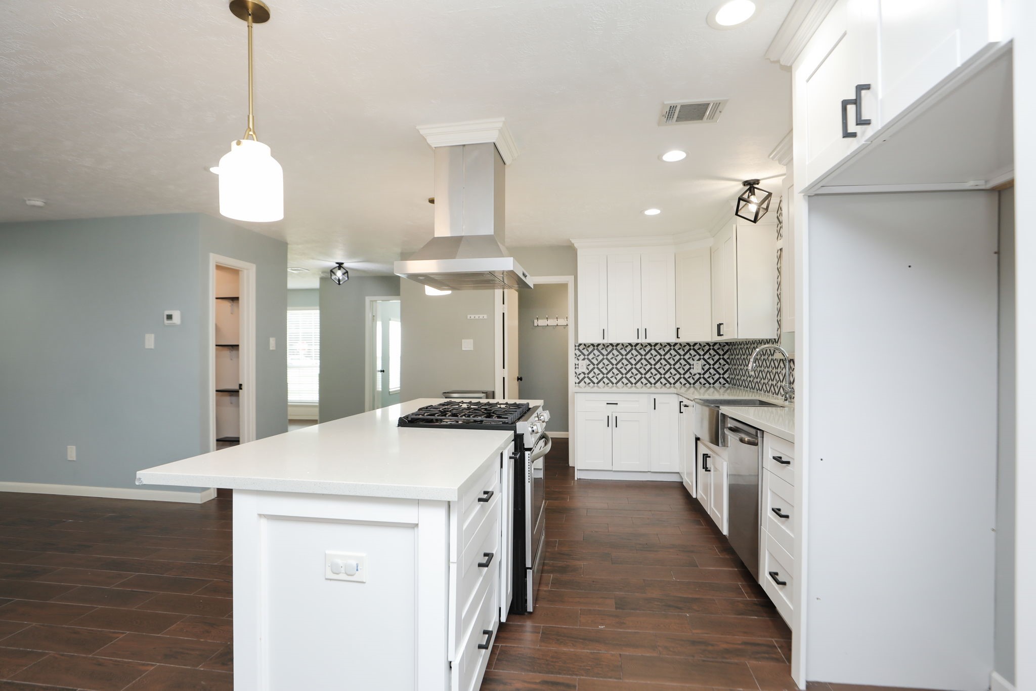 11014 Wickersham Lane Houston, TX 77042 - Photo 11 of 38