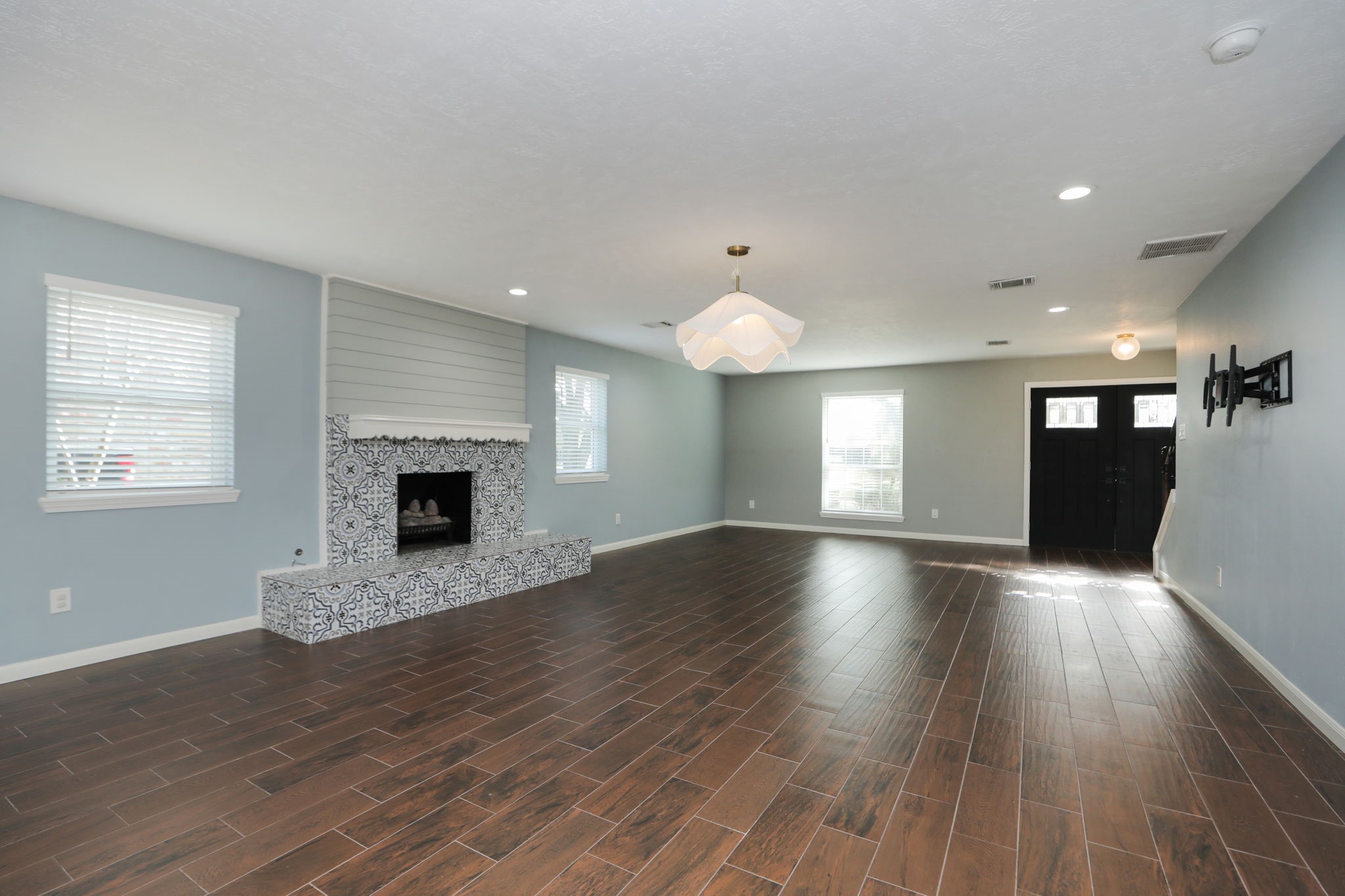 11014 Wickersham Lane Houston, TX 77042 - Photo 8 of 38