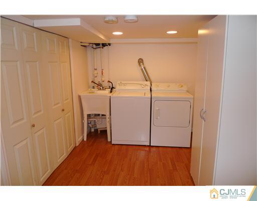 541 Georges Road Dayton, NJ 08810 - Photo 20 of 24 a view of a room with utility area