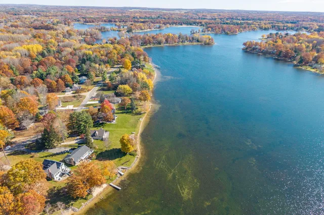 $899,900 | 10845 East Royal Road, Stanwood, MI 49346