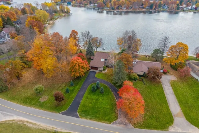 $899,900 | 10845 East Royal Road, Stanwood, MI 49346