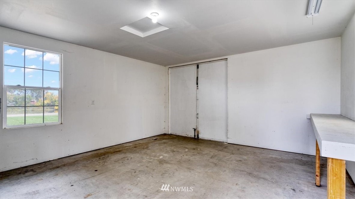 175110 West Byron Road Prosser, WA 99350 - Photo 20 of 29 a view of an empty room with a window