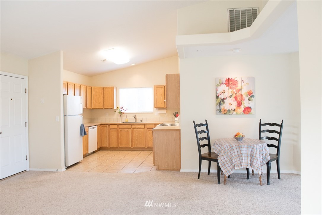 175110 West Byron Road Prosser, WA 99350 - Photo 4 of 29 a kitchen with a cabinets and a stove