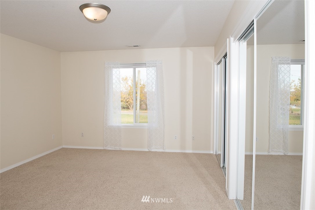 175110 West Byron Road Prosser, WA 99350 - Photo 7 of 29 a view of a livingroom with a window