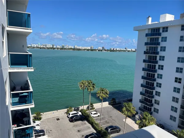 $2,300 | 7501 East Treasure Drive, Unit 8A, North Bay Village, FL 33141
