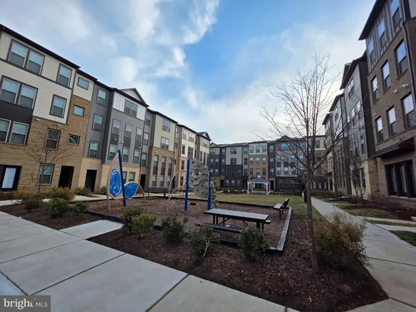 $635,000 | 45916 Swallow Terrace, Sterling, VA 20165