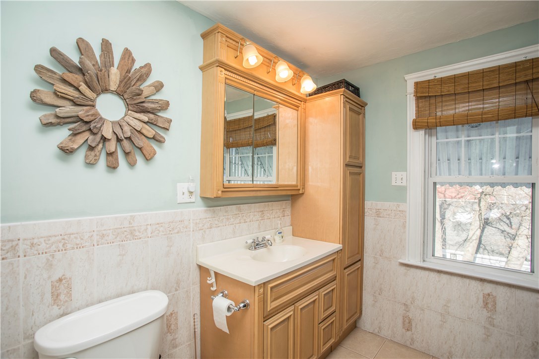 523 Smithfield Road North Smithfield, RI 02896 - Photo 16 of 24