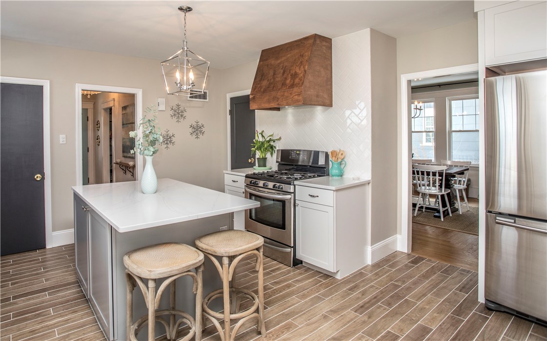 523 Smithfield Road North Smithfield, RI 02896 - Photo 3 of 24