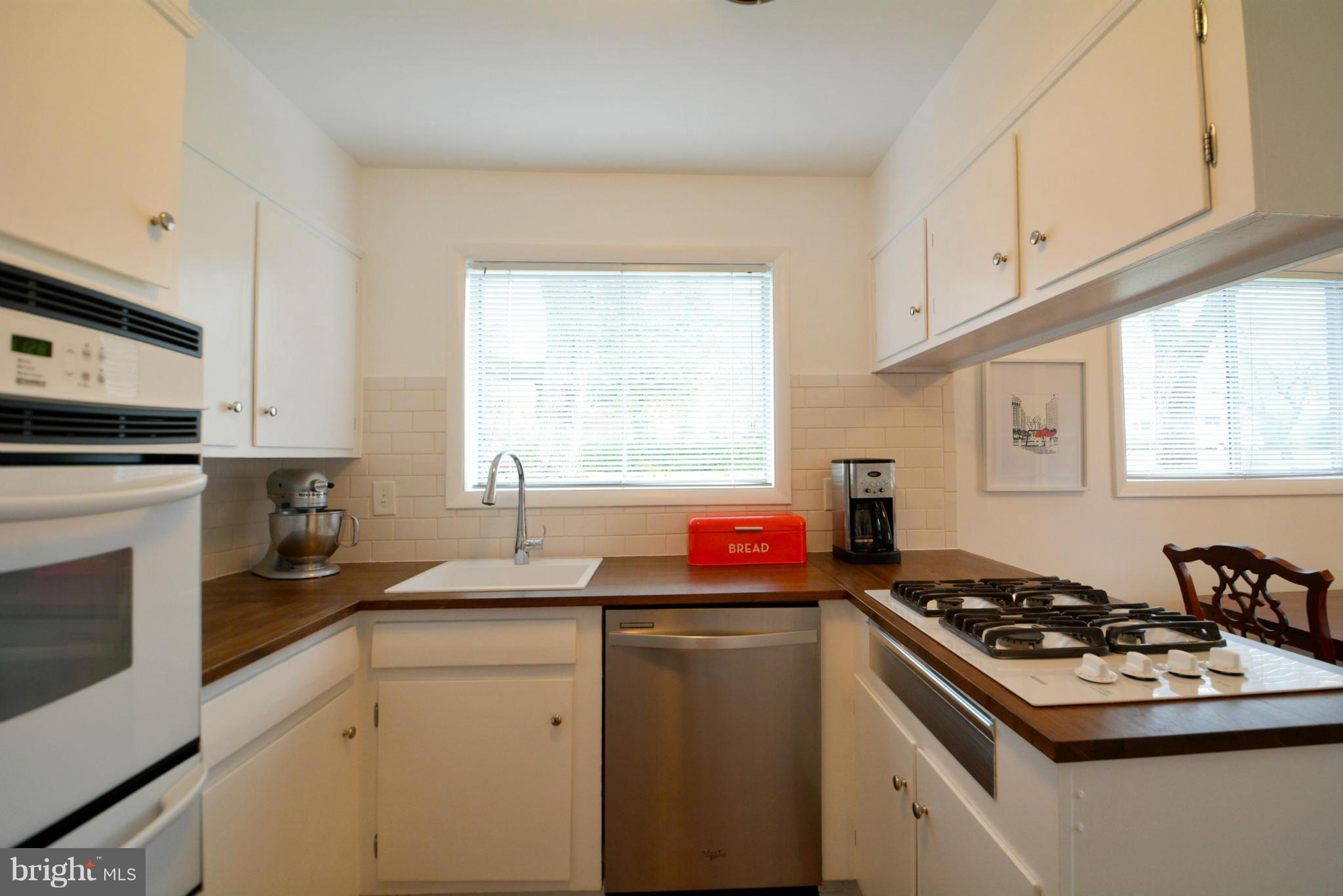 5000 Richenbacher Avenue Alexandria, VA 22304 - Photo 12 of 29 Kitchen