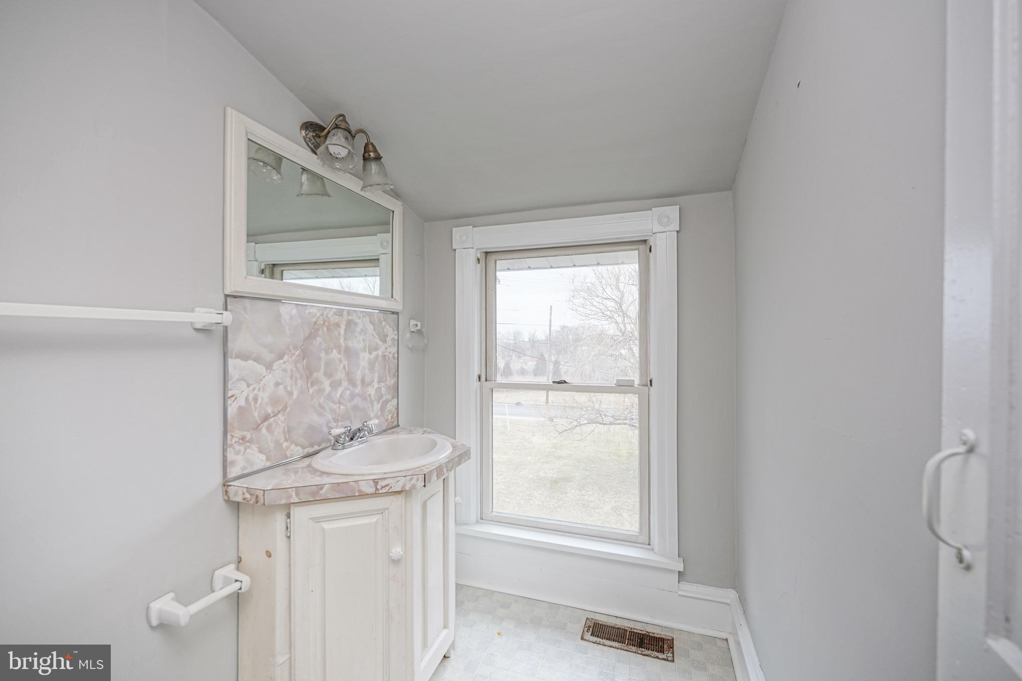 405 Tansboro Road Berlin, NJ 08009 - Photo 28 of 32 Gallery Image 28