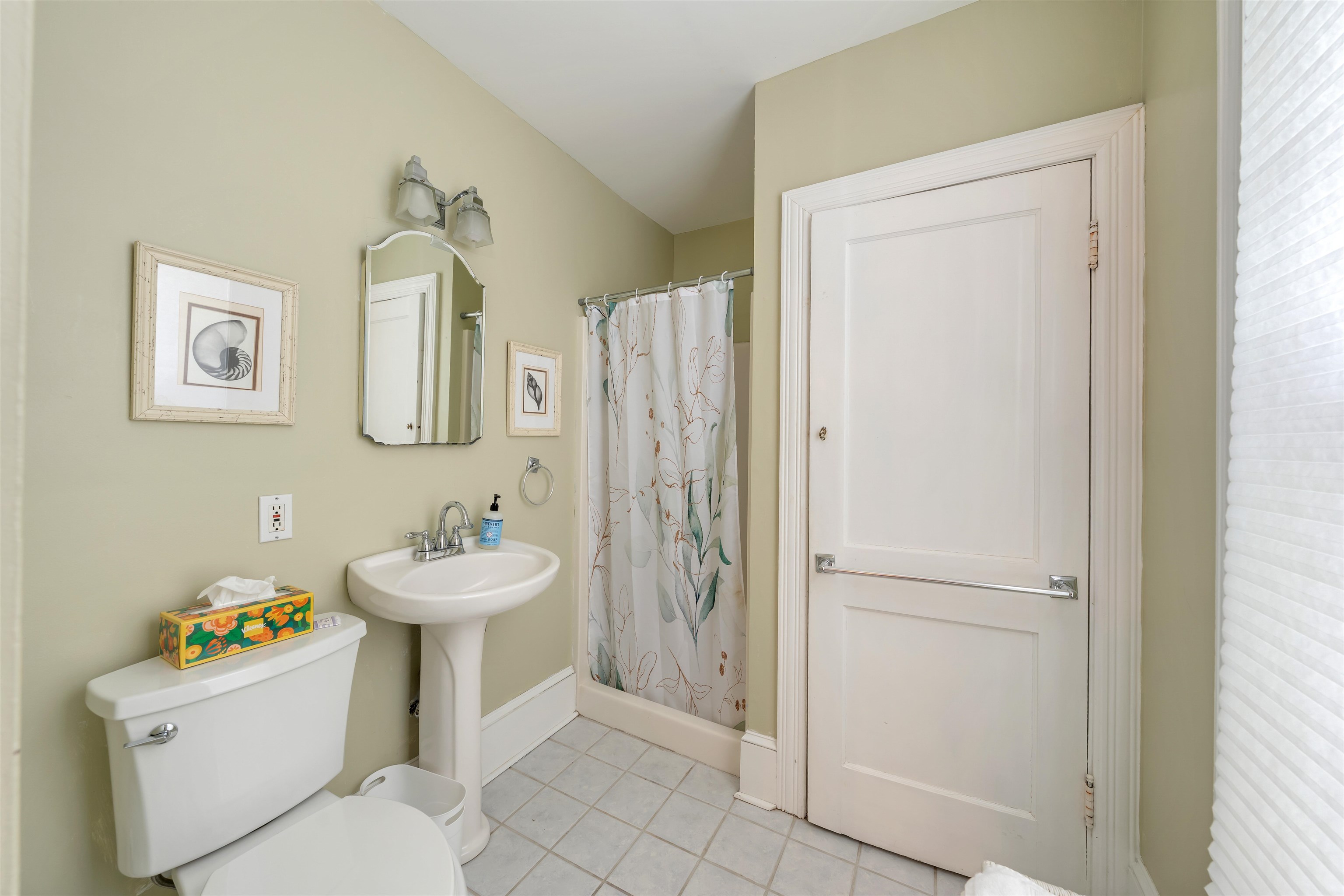 130 Decatur Street Cape May, NJ 08204 - Photo 25 of 50 a bathroom with a sink mirror toilet and bathtub