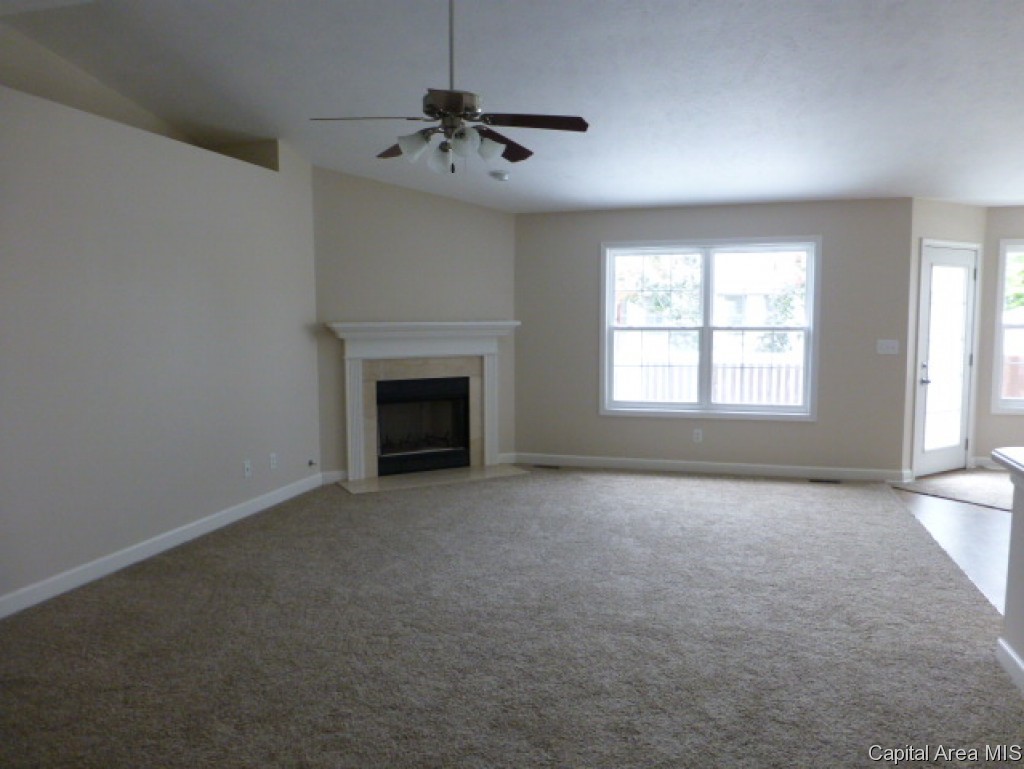 2725 Steiler Place Springfield, IL 62703 - Photo 3 of 14