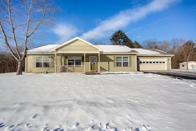 $350,000 | 19 Fieldstone Drive, Unit 19, Oakland, ME 04963