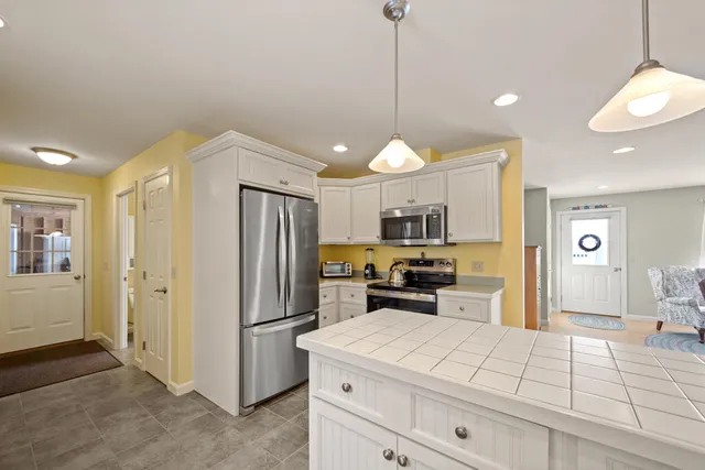 $350,000 | 19 Fieldstone Drive, Unit 19, Oakland, ME 04963