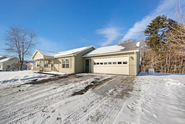 $350,000 | 19 Fieldstone Drive, Unit 19, Oakland, ME 04963