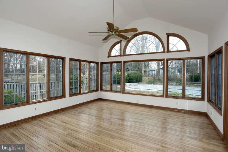 414 Royalton Road Silver Spring, MD 20901 - Photo 6 of 14 Family Room