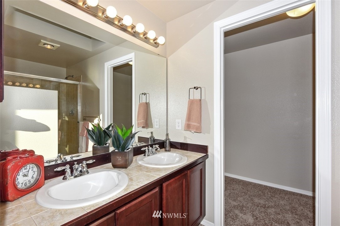 11214 Southeast 166th Place Renton, WA 98055 - Photo 10 of 15