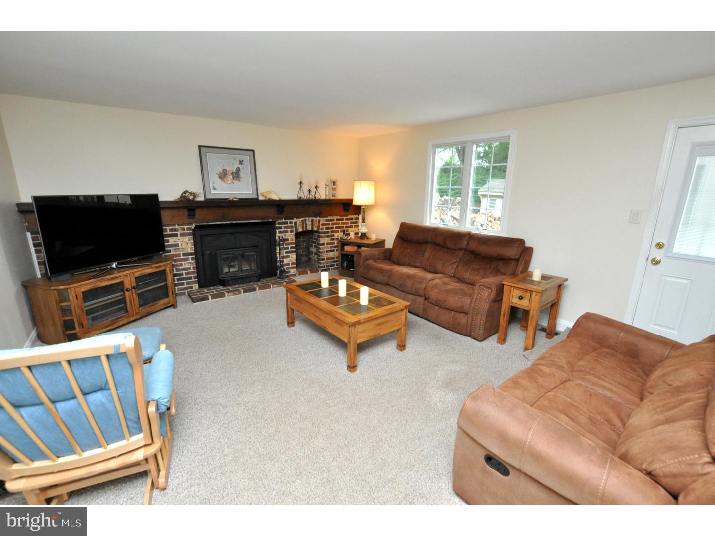 208 Yardley Road Delran, NJ 08075 - Photo 13 of 25