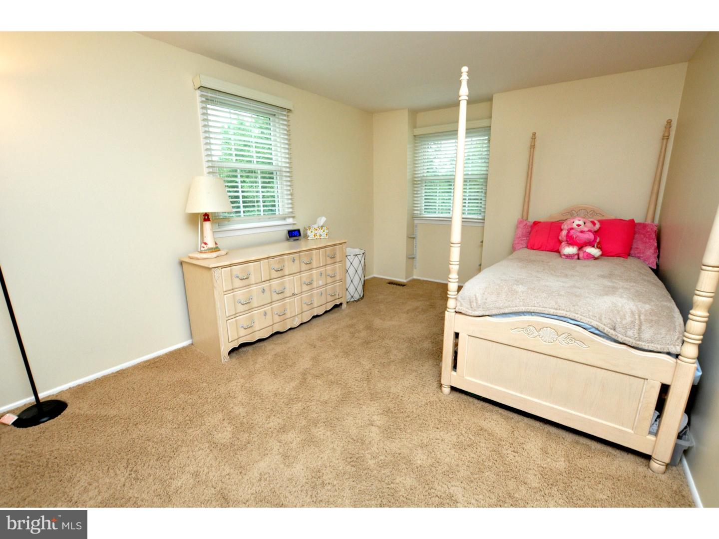 208 Yardley Road Delran, NJ 08075 - Photo 19 of 25