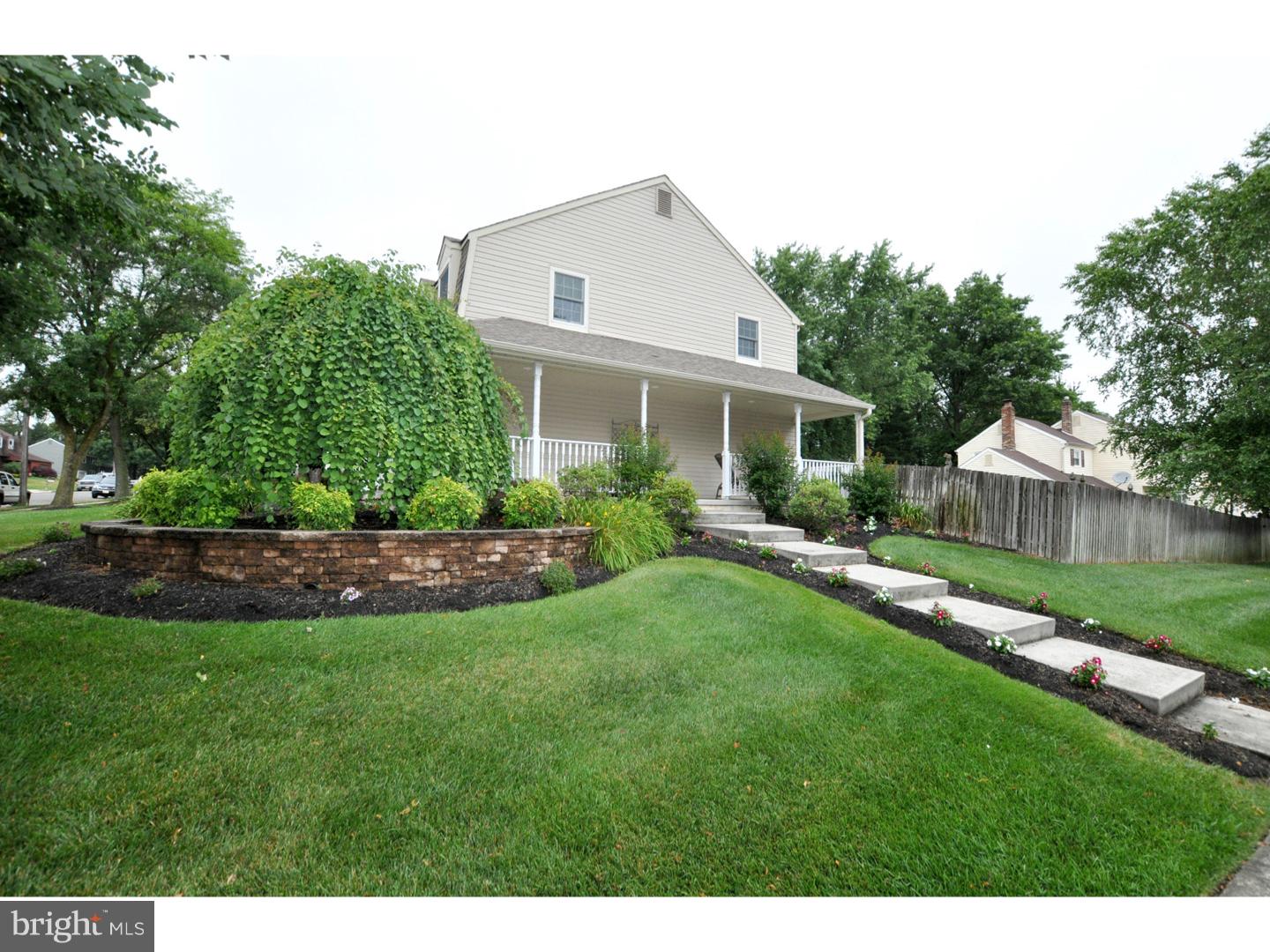 208 Yardley Road Delran, NJ 08075 - Photo 3 of 25