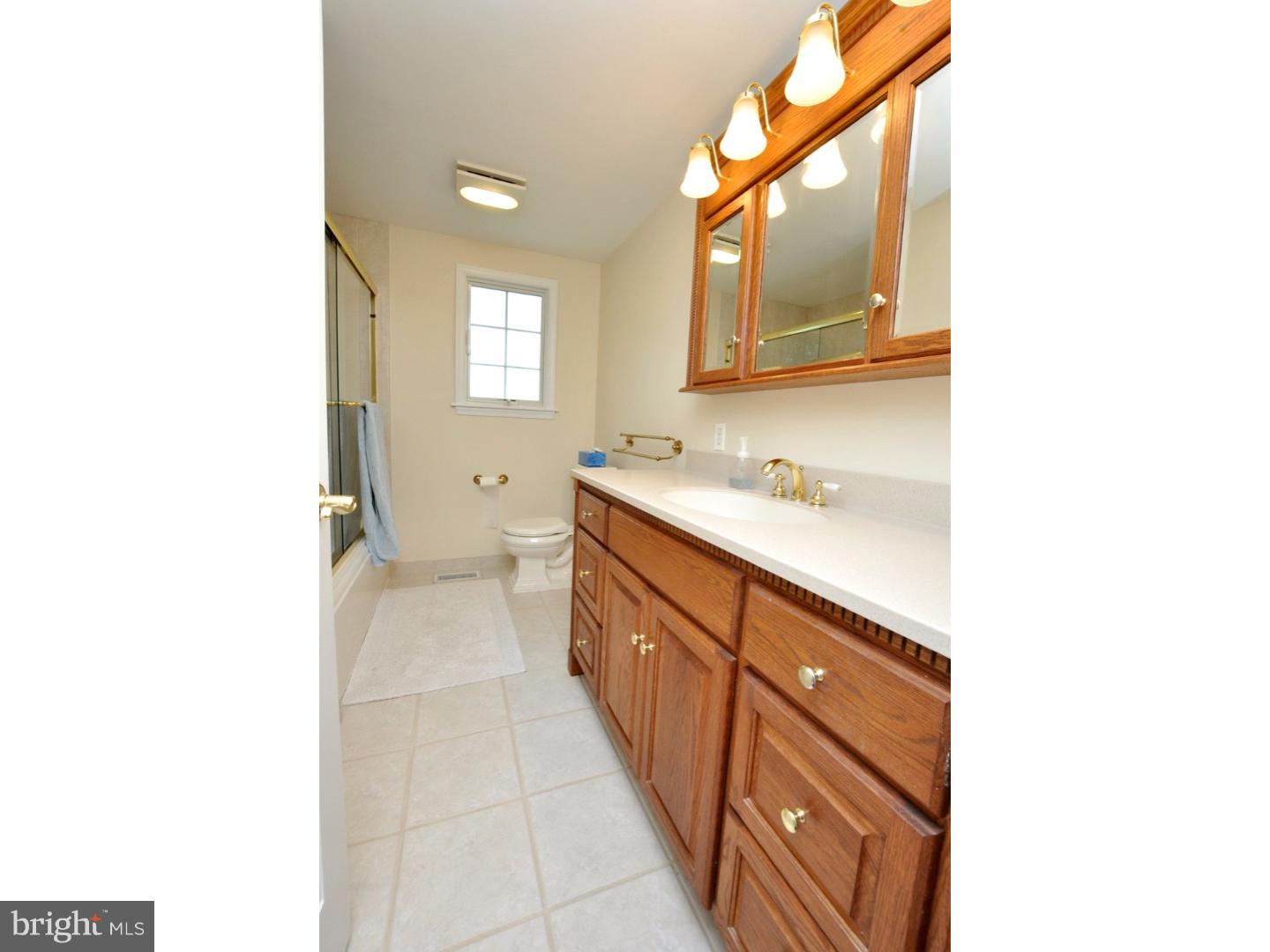 208 Yardley Road Delran, NJ 08075 - Photo 22 of 25