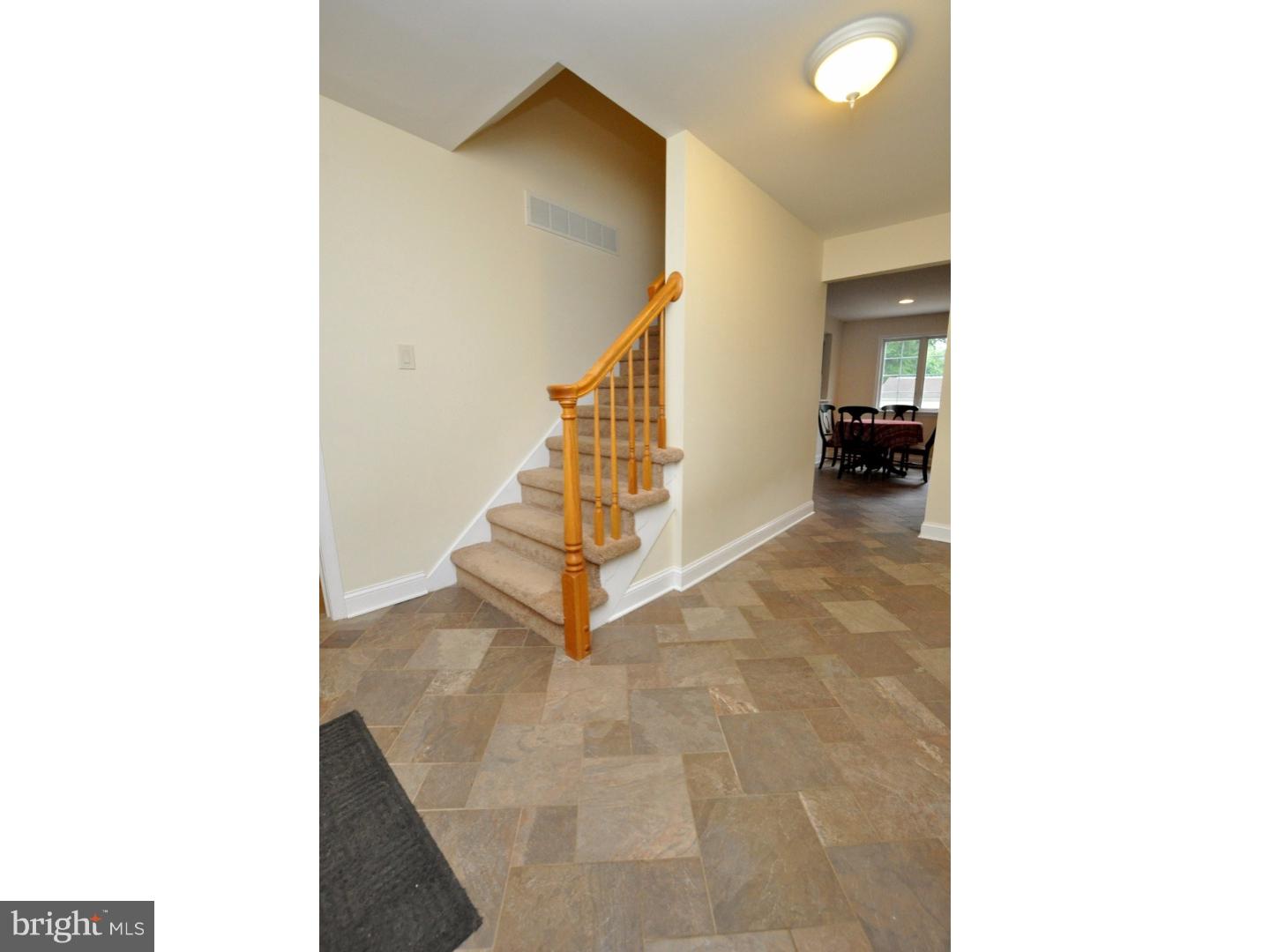 208 Yardley Road Delran, NJ 08075 - Photo 5 of 25