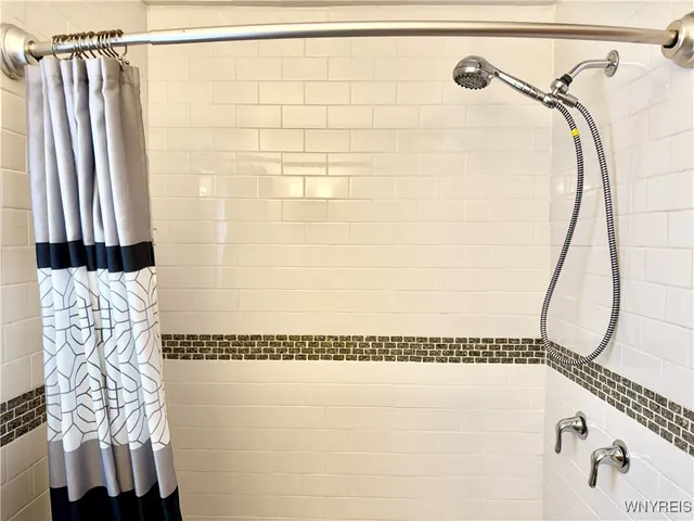 $1,100 | 4 St Johns Place, Unit 3, Buffalo, NY 14201