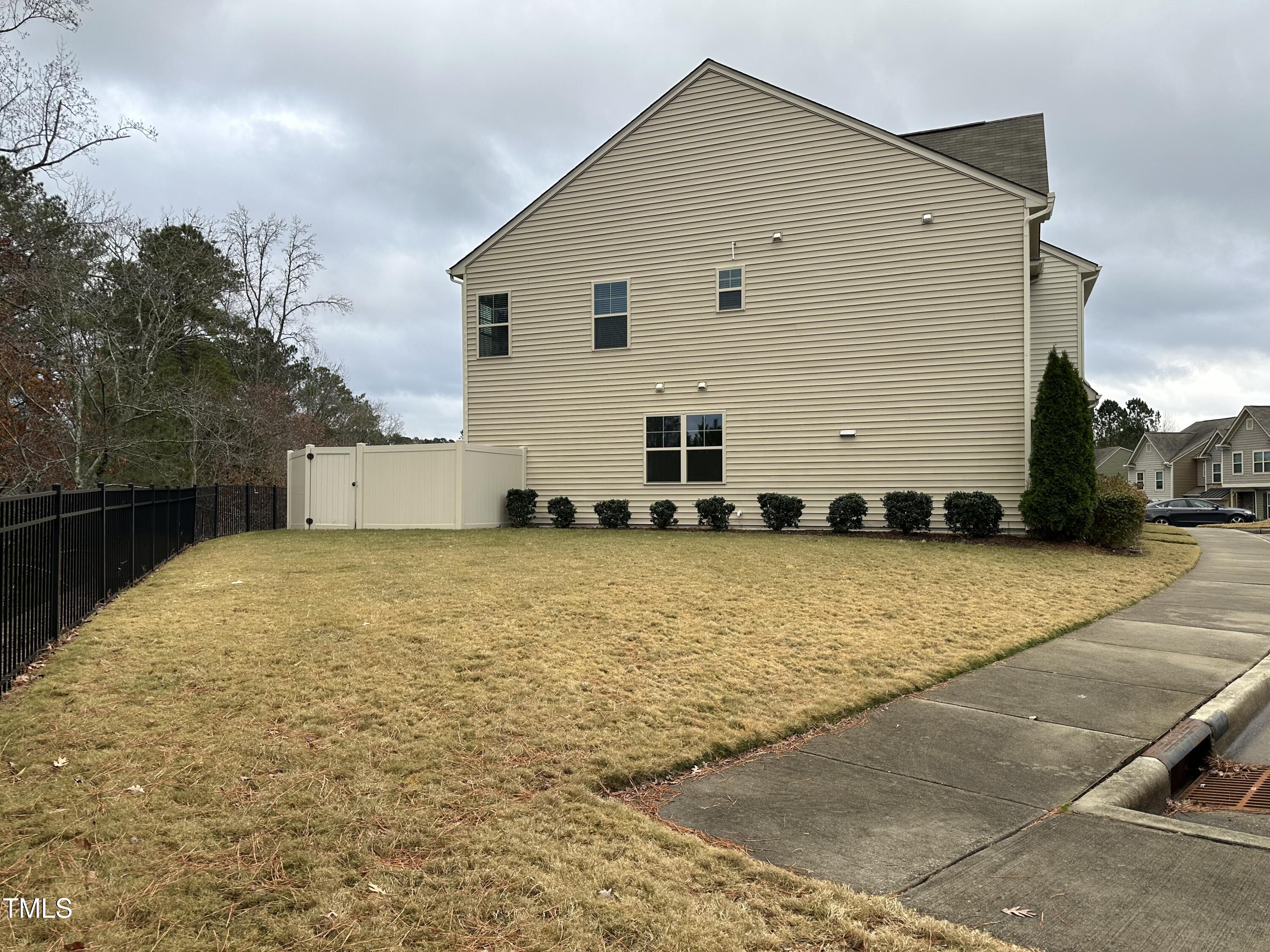 6260 Pesta Court Raleigh, NC 27612 - Photo 3 of 18 3