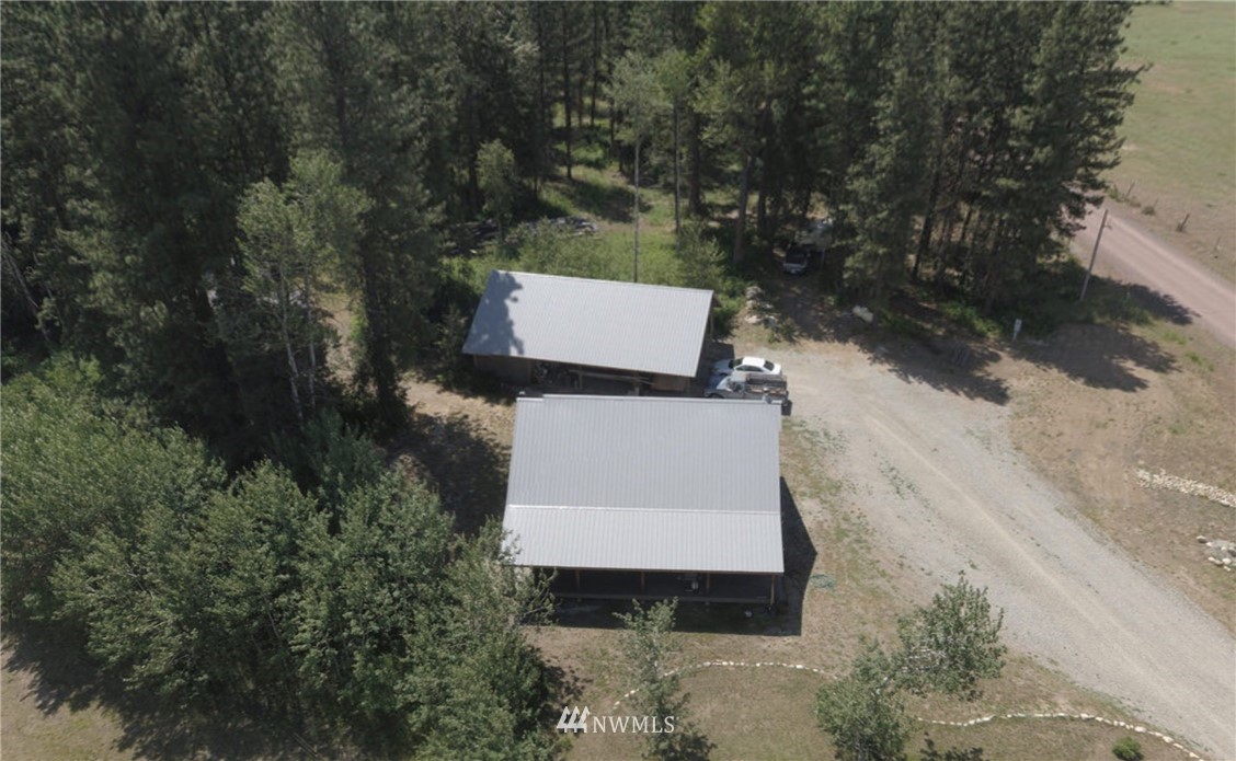 9 Kumm Road Winthrop, WA 98862 - Photo 3 of 25 Gallery Image 3