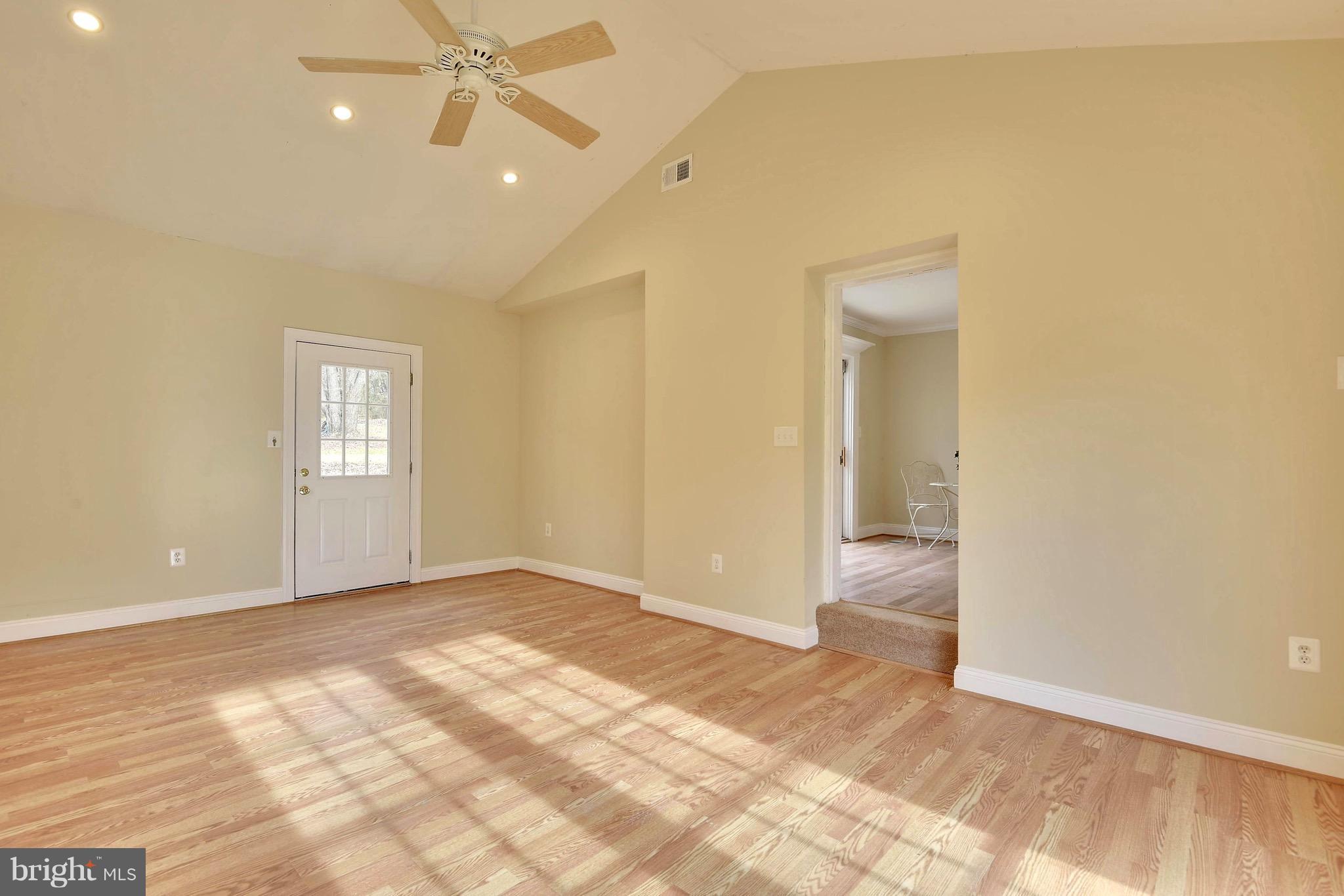 1106 Ednor Road Silver Spring, MD 20905 - Photo 25 of 30 View/extra room