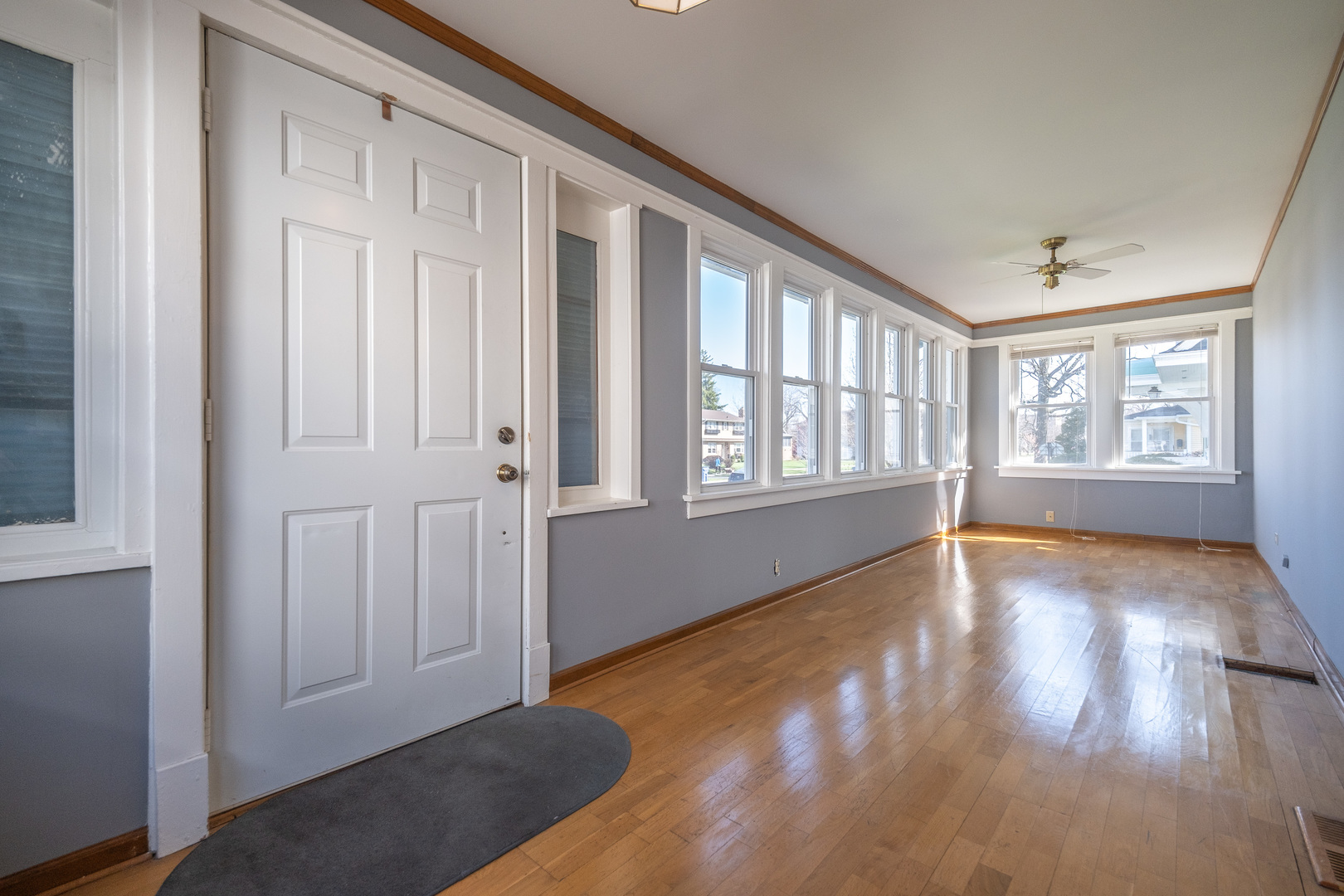 364 North Addison Avenue Elmhurst, IL 60126 - Photo 2 of 21