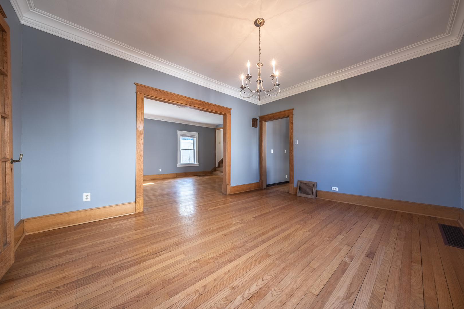364 North Addison Avenue Elmhurst, IL 60126 - Photo 4 of 21