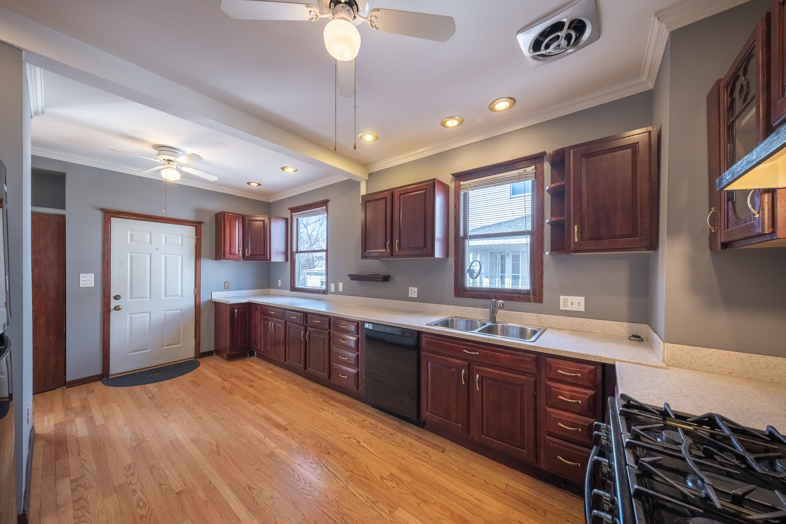364 North Addison Avenue Elmhurst, IL 60126 - Photo 7 of 21