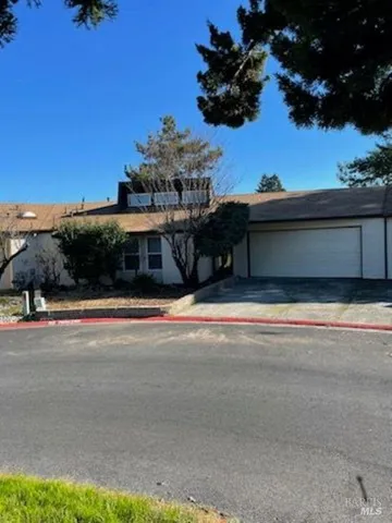 $540,000 | 935 West 8th Street, Santa Rosa, CA 95401