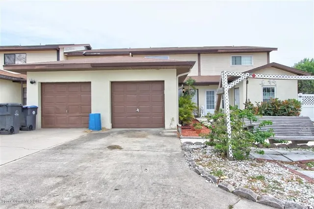 $1,400 | 273 East Towne Place, Titusville, FL 32796