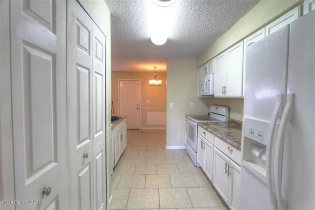 $1,400 | 273 East Towne Place, Titusville, FL 32796