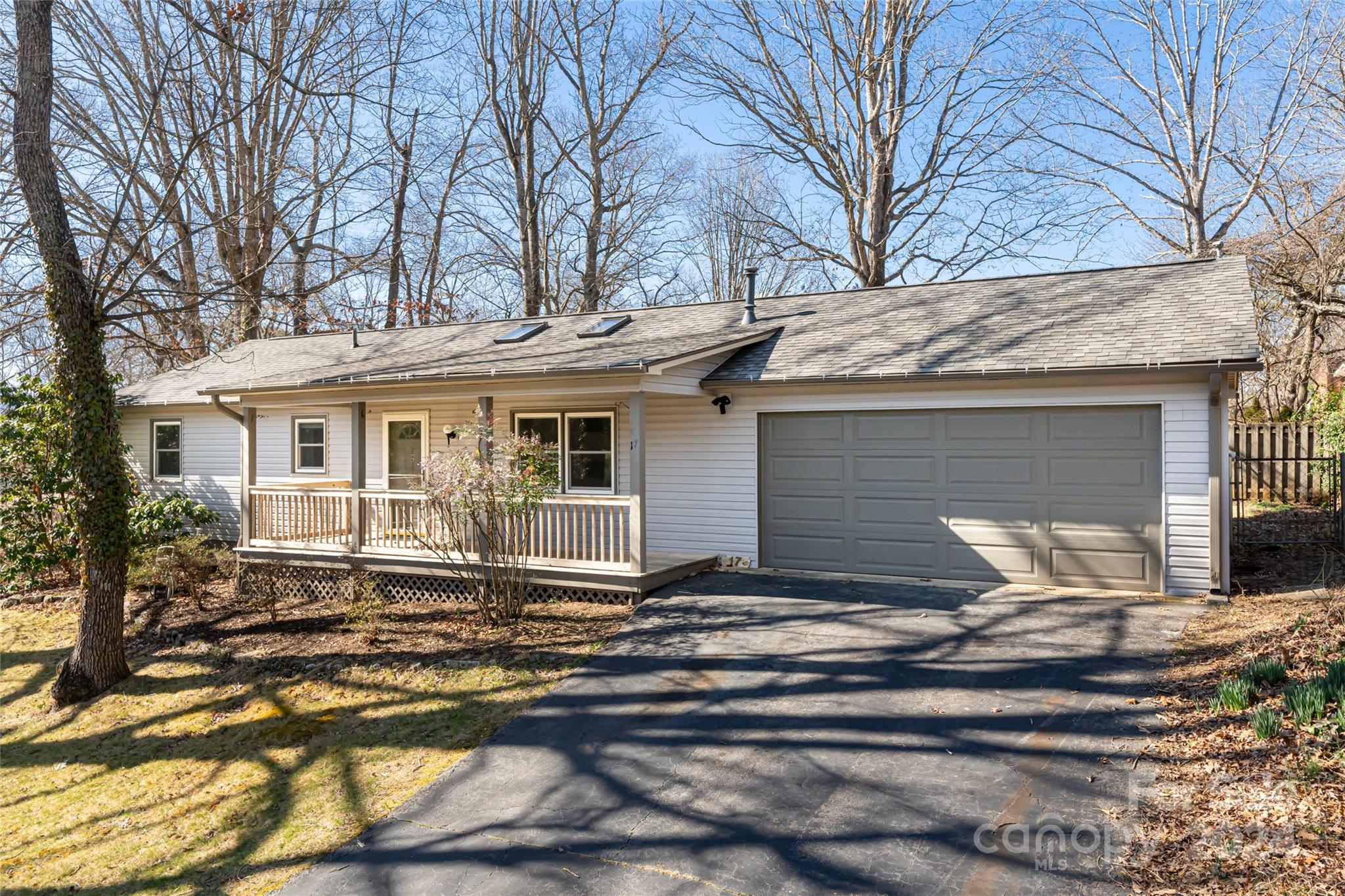 17 Old Turnpike Road Arden, NC 28704 - Photo 1 of 34 Gallery Image 1