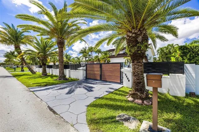 $3,099,999 | 3800 Southwest 128th Avenue, Miami, FL 33175