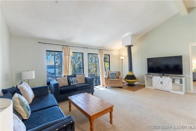 $300,000 | 24 Buoyant Place, Osage Beach, MO 65065