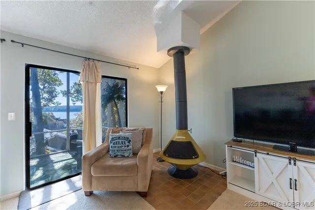 $300,000 | 24 Buoyant Place, Osage Beach, MO 65065