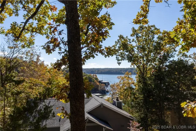 $300,000 | 24 Buoyant Place, Osage Beach, MO 65065