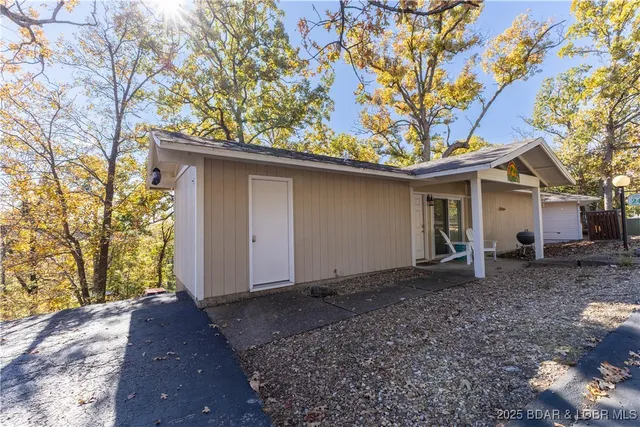 $300,000 | 24 Buoyant Place, Osage Beach, MO 65065