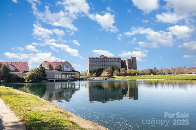 $259,999 | 9035-j M J M Keynes Drive, Unit 33, Charlotte, NC 28262